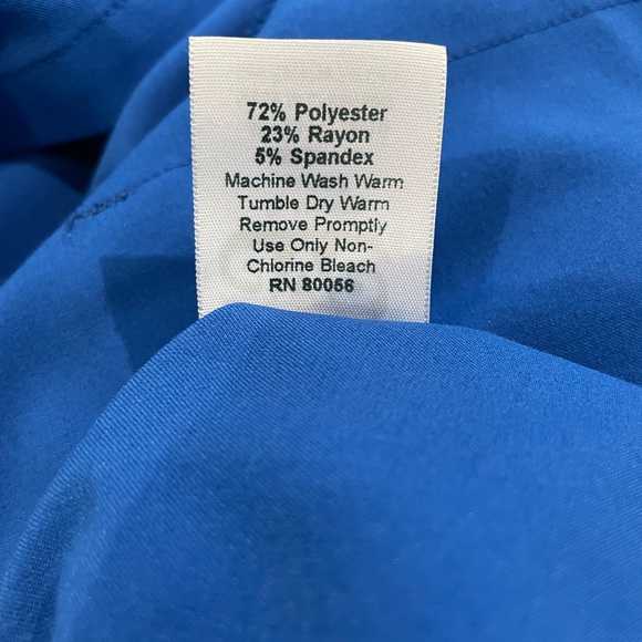 AVE by Medline Royal Blue V-Neck Wonen’s Scrub Top, Sz. L - Picture 6 of 6